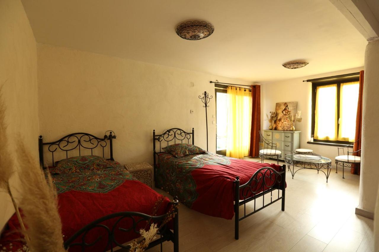 Fenetre Sur Loire Bed & Breakfast Iguerande Bagian luar foto