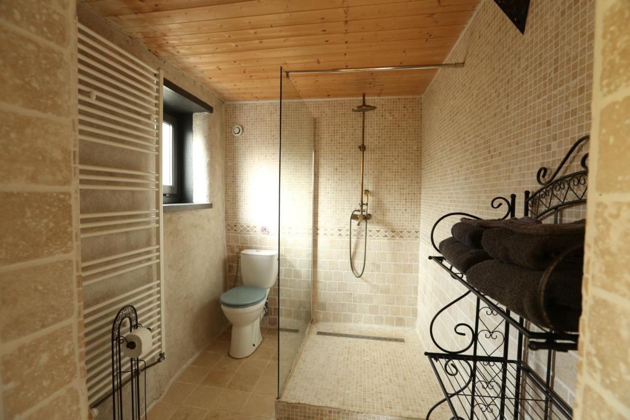 Fenetre Sur Loire Bed & Breakfast Iguerande Bagian luar foto