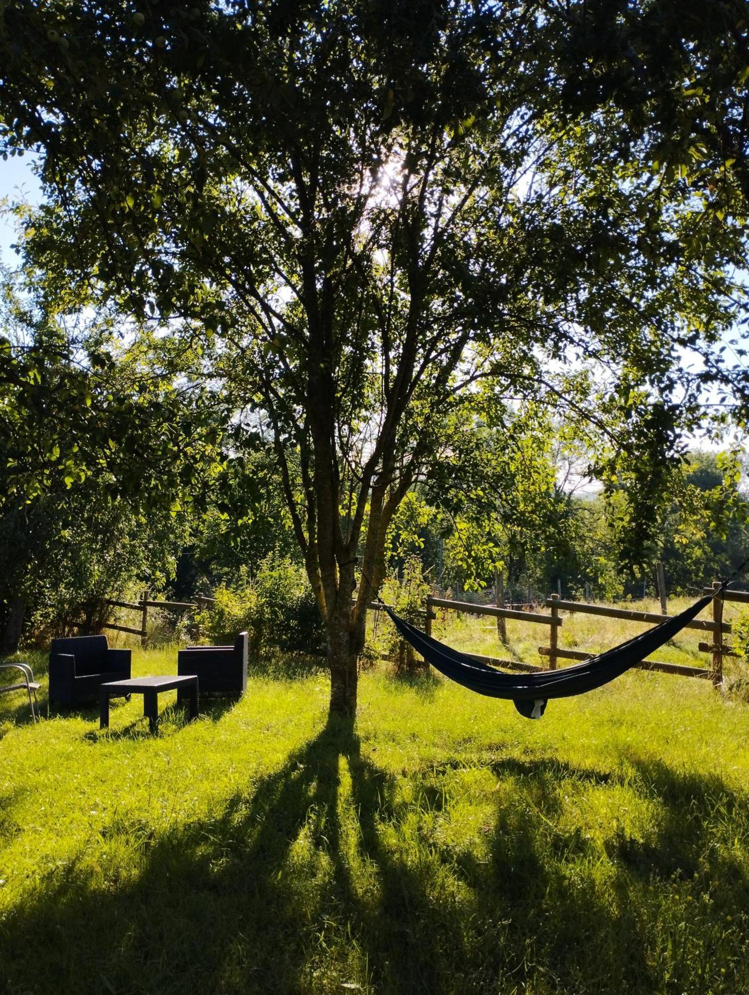Fenetre Sur Loire Bed & Breakfast Iguerande Bagian luar foto