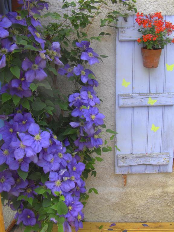Fenetre Sur Loire Bed & Breakfast Iguerande Ruang foto