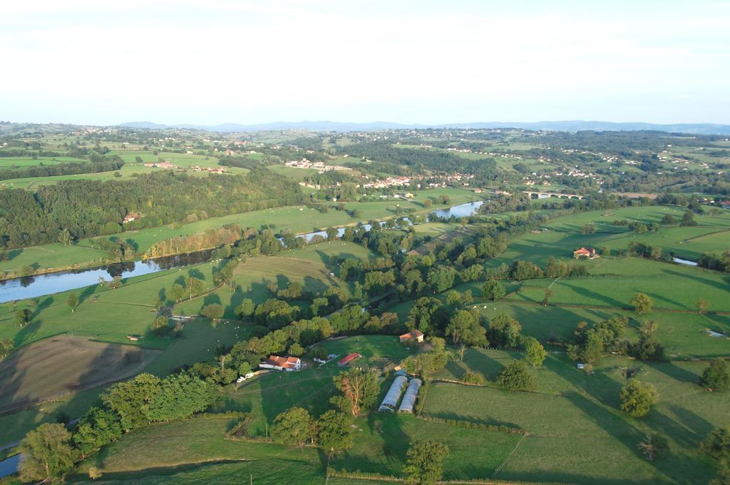 Fenetre Sur Loire Bed & Breakfast Iguerande Bagian luar foto