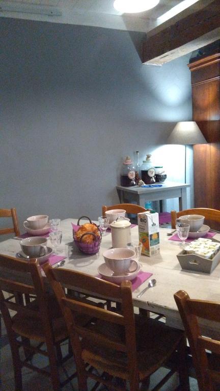Fenetre Sur Loire Bed & Breakfast Iguerande Bagian luar foto